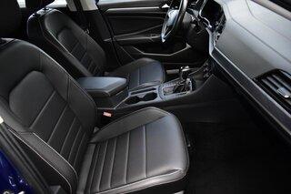 2024 Volkswagen Jetta SE Auto — photo 12