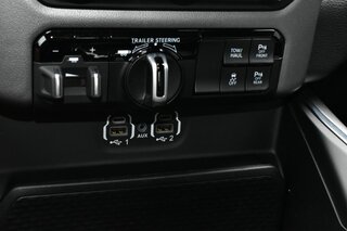 2022 Ram 1500 Laramie 4x4 Crew Cab 6'4" Box — photo 18