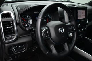 2022 Ram 1500 Laramie 4x4 Crew Cab 6'4" Box — photo 17