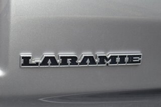 2022 Ram 1500 Laramie 4x4 Crew Cab 6'4" Box — photo 9