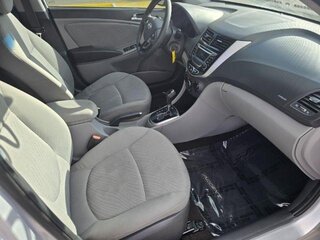 2015 Hyundai Accent GLS — photo 7