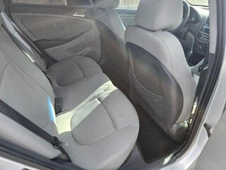 2015 Hyundai Accent GLS — photo 8