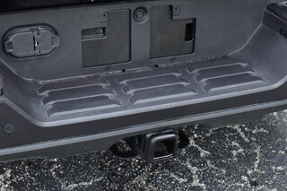 2026 Toyota Tundra Limited Hybrid CrewMax 5.5' Bed (Natl) — photo 8