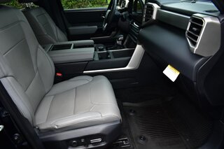 2026 Toyota Tundra Limited Hybrid CrewMax 5.5' Bed (Natl) — photo 12