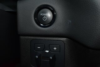 2026 Toyota Tundra Limited Hybrid CrewMax 5.5' Bed (Natl) — photo 18