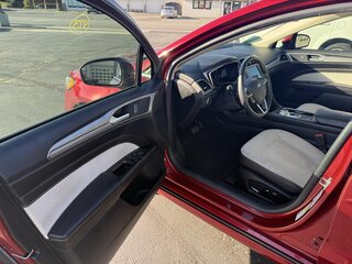 2019 Ford Fusion SE FWD — photo 10