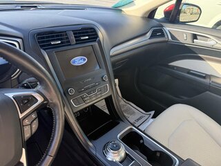 2019 Ford Fusion SE FWD — photo 14