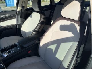 2019 Ford Fusion SE FWD — photo 16