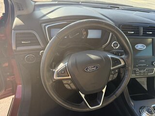 2019 Ford Fusion SE FWD — photo 13