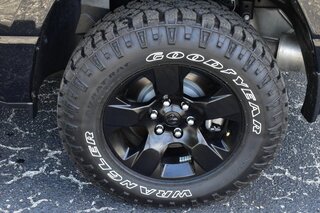 2025 Ram 1500 Warlock 4x4 Crew Cab 5'7" Box — photo 8