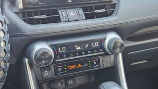 2019 Toyota Rav4 Limited — photo 18