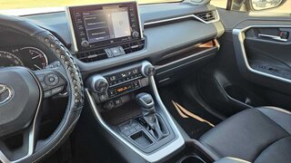 2019 Toyota Rav4 Limited — photo 16