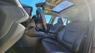 2019 Toyota Rav4 Limited — photo 14