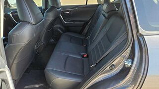 2019 Toyota Rav4 Limited — photo 11