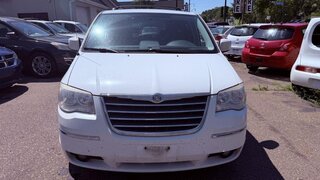 2010 Chrysler Town & Country TOURING — photo 3