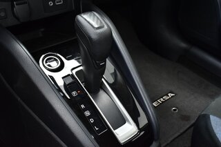 2024 Nissan Versa SV CVT — photo 15