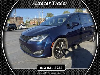 2019 Chrysler Pacifica Touring Plus FWD — photo 1