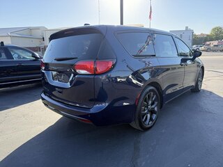 2019 Chrysler Pacifica Touring Plus FWD — photo 5
