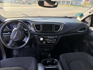 2019 Chrysler Pacifica Touring Plus FWD — photo 12
