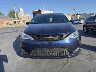 2019 Chrysler Pacifica Touring Plus FWD — photo 8
