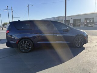 2019 Chrysler Pacifica Touring Plus FWD — photo 6