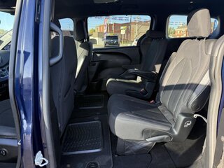 2019 Chrysler Pacifica Touring Plus FWD — photo 18