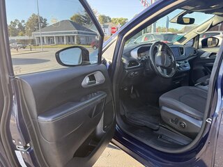 2019 Chrysler Pacifica Touring Plus FWD — photo 10