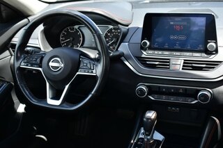 2024 Nissan Altima 2.5 SR Sedan — photo 9