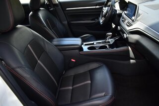 2024 Nissan Altima 2.5 SR Sedan — photo 11