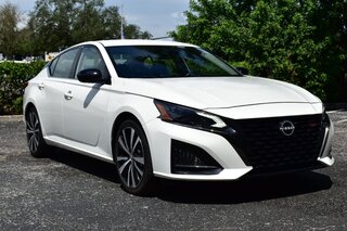 2024 Nissan Altima 2.5 SR Sedan — photo 6