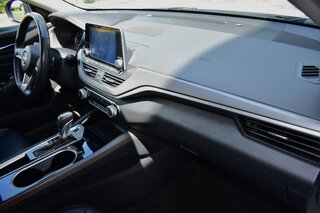 2024 Nissan Altima 2.5 SR Sedan — photo 12