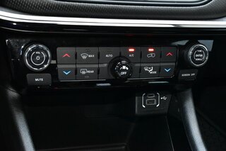 2023 Jeep Compass Trailhawk 4x4 — photo 18