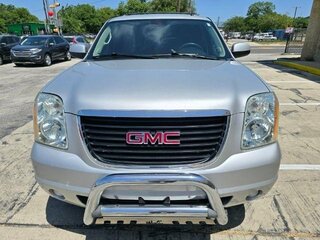 2011 GMC Yukon XL SLE — photo 3