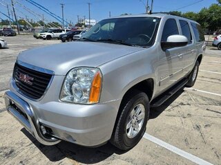 2011 GMC Yukon XL SLE — photo 1
