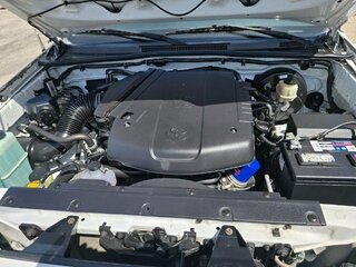 2015 Toyota Tacoma Base V6 — photo 13
