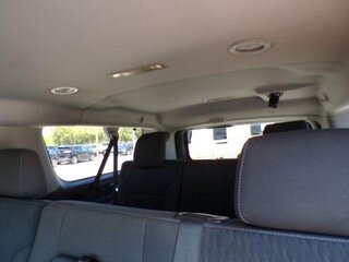 2018 Chevrolet Suburban LS — photo 5