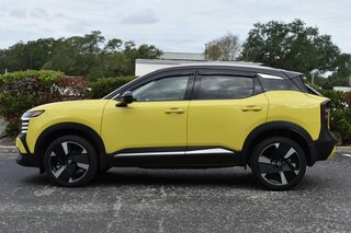 2026 Nissan Kicks SR FWD — photo 2
