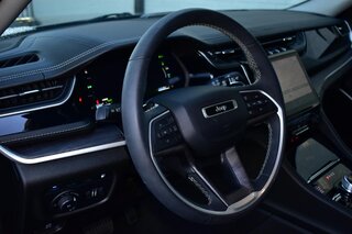 2022 Jeep Grand Cherokee 4x4 — photo 17