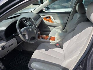 2011 Toyota Camry XLE V6 — photo 6