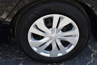 2024 Nissan Versa S CVT — photo 8