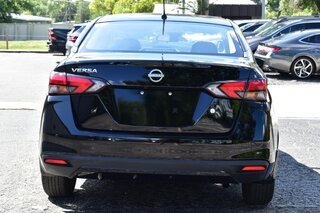 2024 Nissan Versa S CVT — photo 4