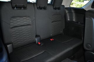 2025 Nissan Pathfinder SV 2WD — photo 11