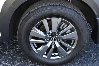 2025 Nissan Pathfinder SV 2WD — photo 8