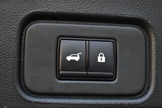 2025 Nissan Pathfinder SV 2WD — photo 15