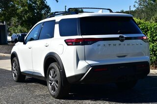 2025 Nissan Pathfinder SV 2WD — photo 3