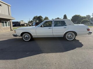 1979 Lincoln Versailles Versailles — photo 2