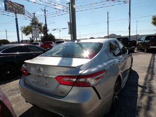 2019 Toyota Camry SE — photo 2