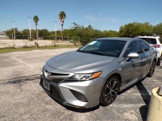 2019 Toyota Camry SE — photo 1