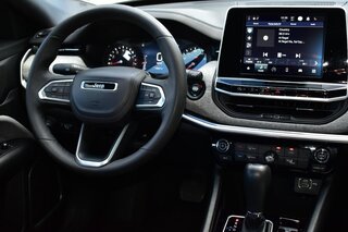 2025 Jeep Compass Latitude 4x4 — photo 10