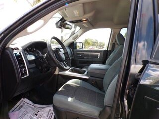 2018 Ram 1500 Big Horn Crew Cab 4x2 5'7 Box — photo 3